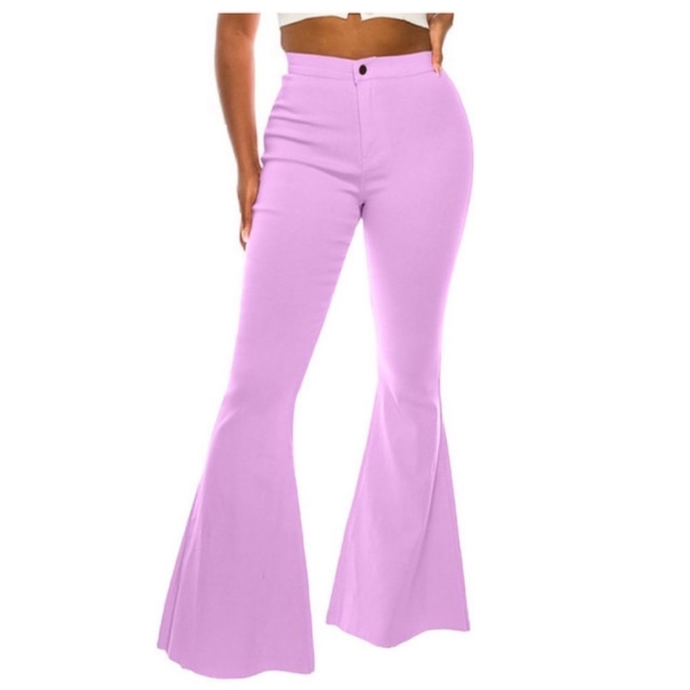 Daisy Women's Flare Jeans in Lavender - 30.75” inseam. Size Medium Petite